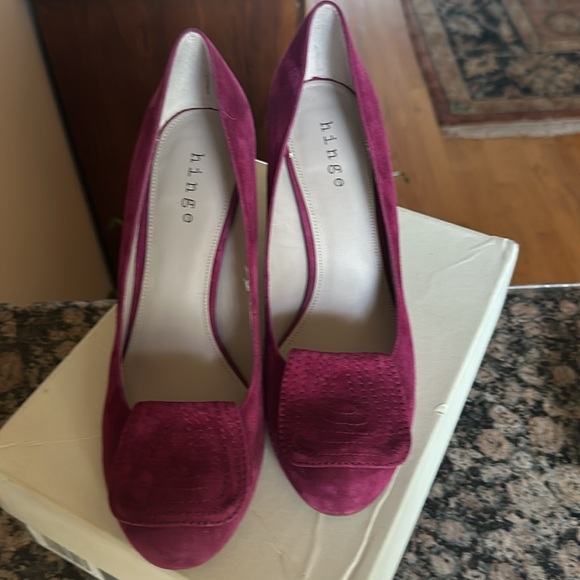 Hinge Burgundy Suede Mallory-Lea pumps, never worn! 9 - Picture 2 of 10